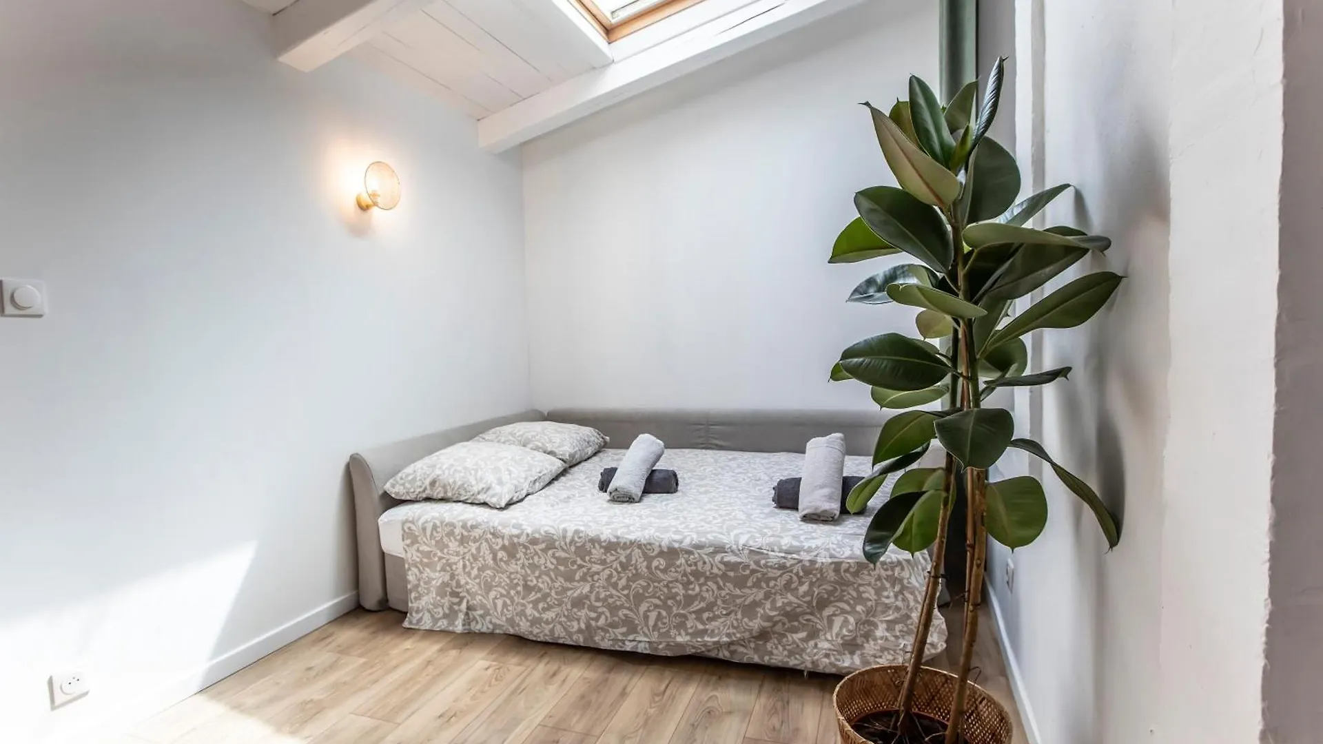 Maison Familiale Avec Grand Jardin, 2Min De La Mer Marseille Villa