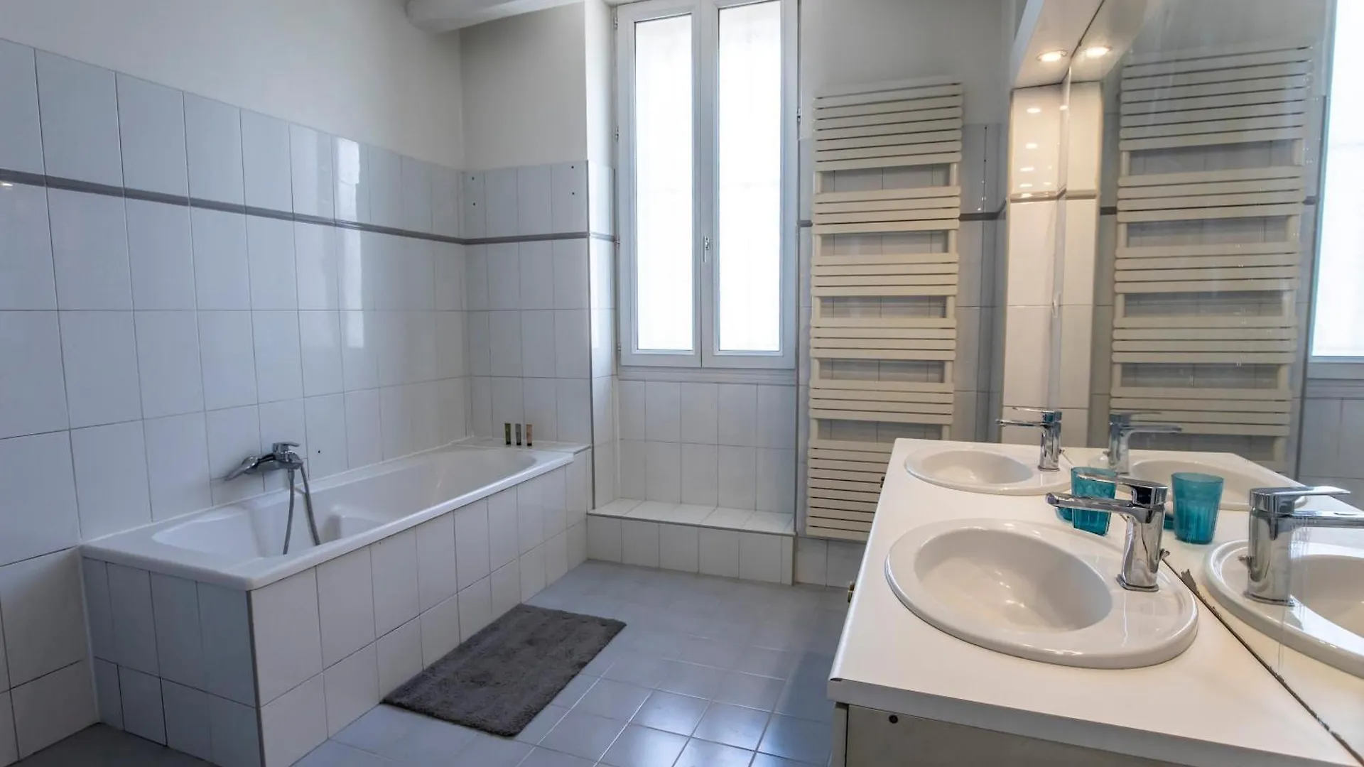 Maison Familiale Avec Grand Jardin, 2Min De La Mer Marseille France